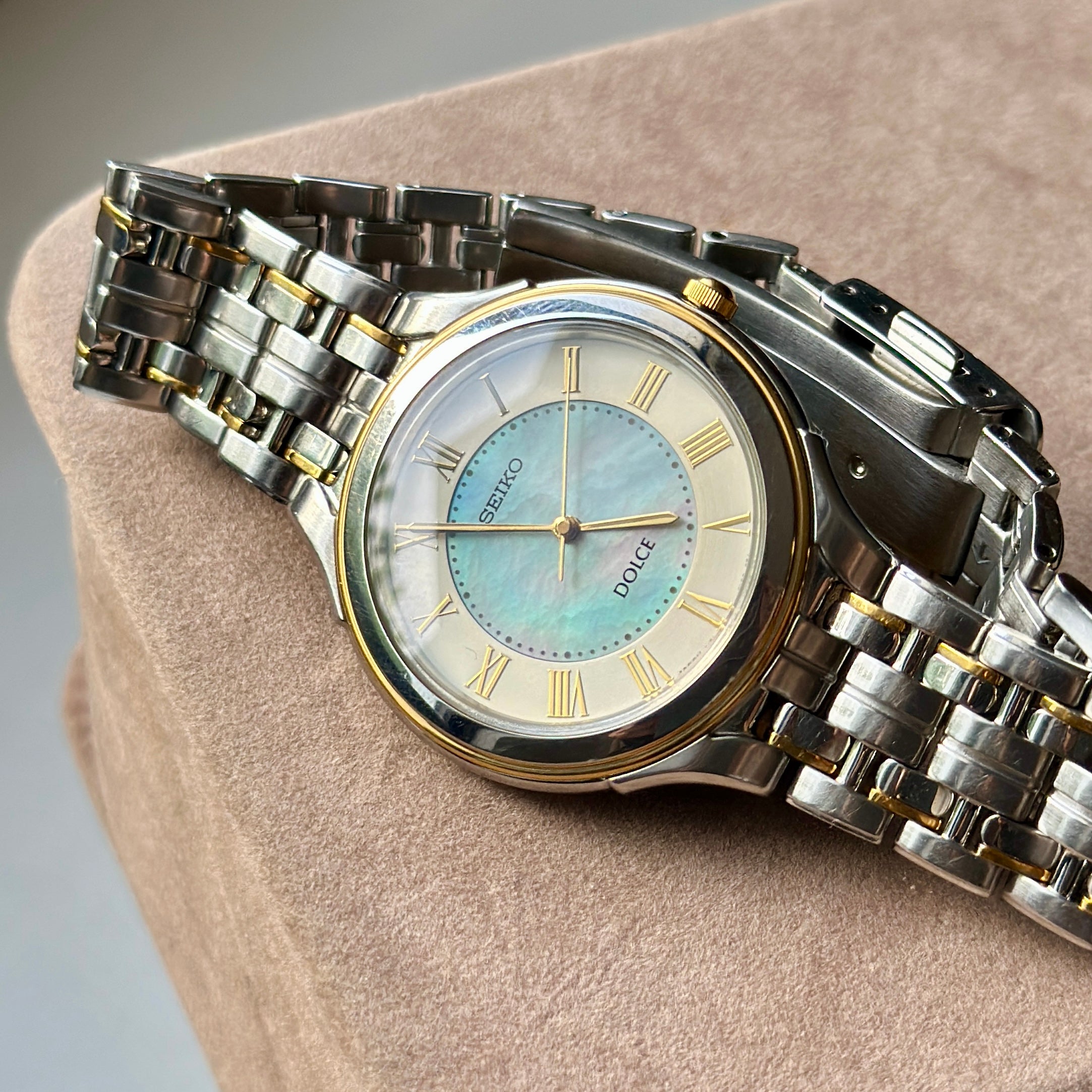 2002 Seiko Dolce Mother-of-Pear Dial V181-0AC0