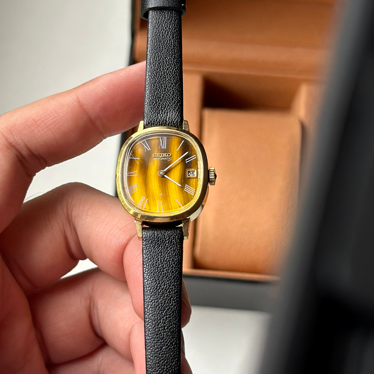 1973 Rare Ladies Seiko Tiger Eye 2415-7001