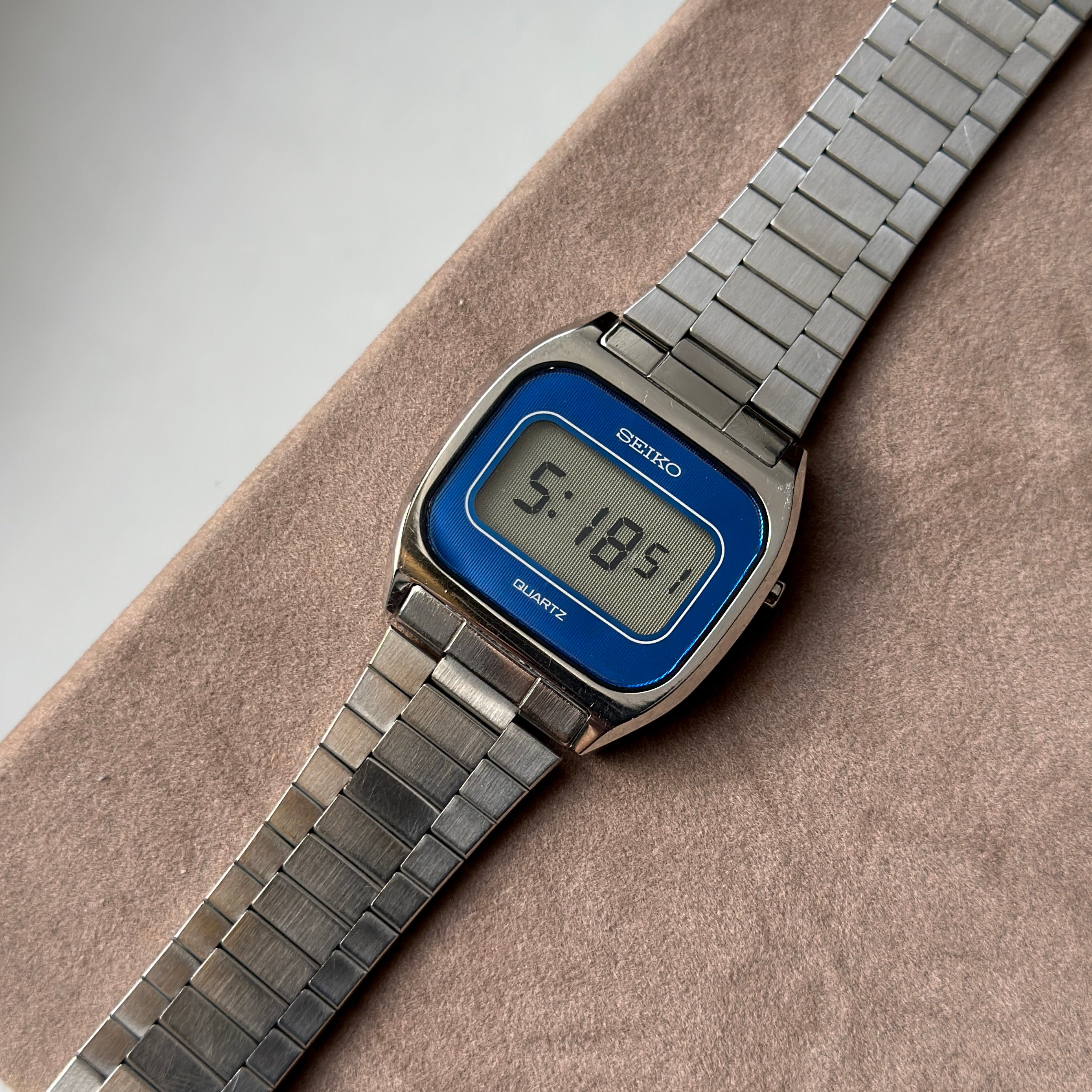 1979 Seiko Slim Digital Blue F033-4000