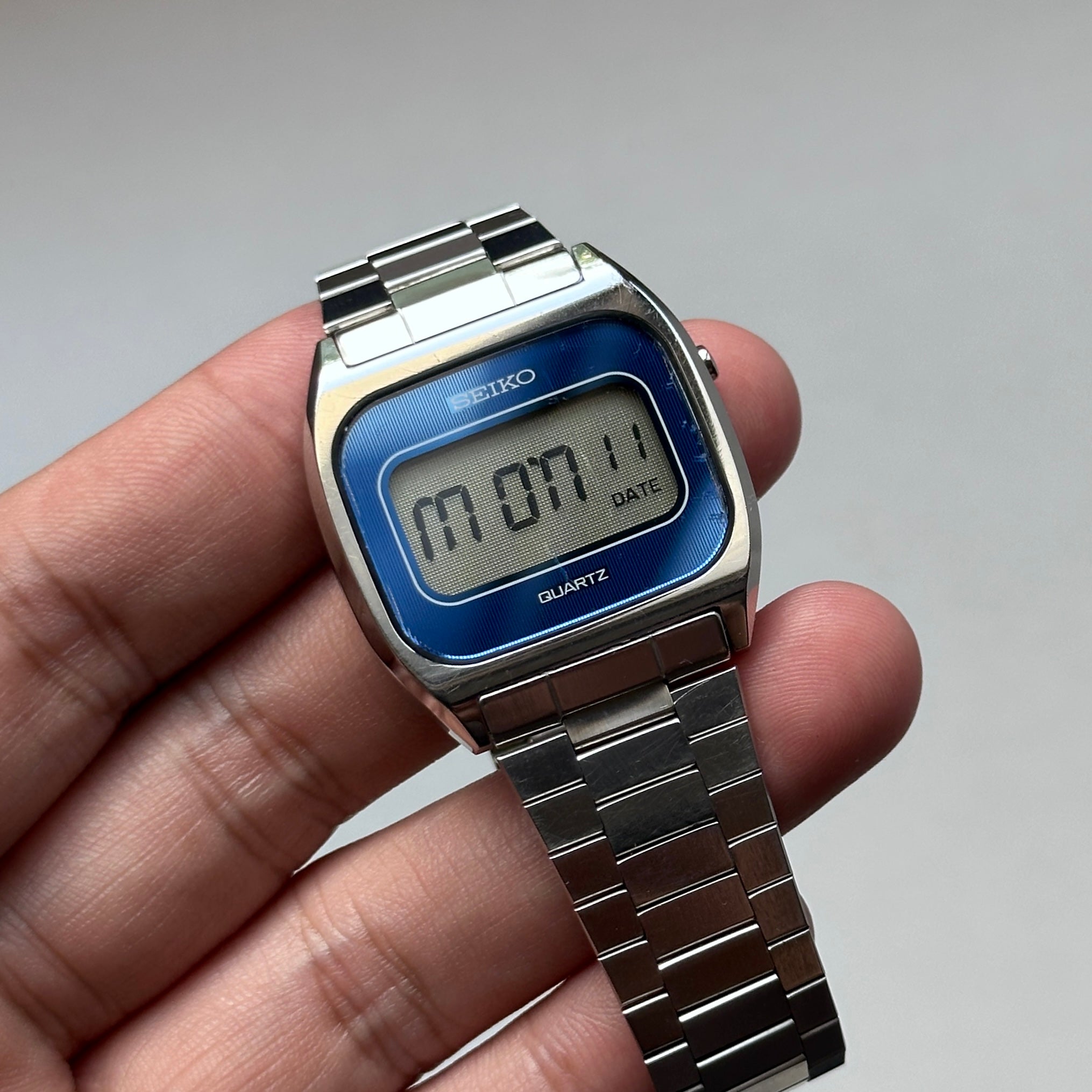 1979 Seiko Slim Digital Blue F033-4000
