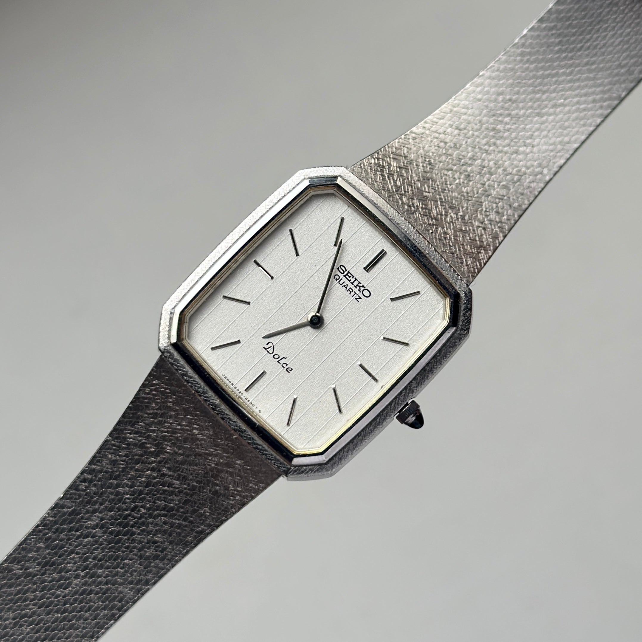 1982 Seiko Dolce 6020-4060