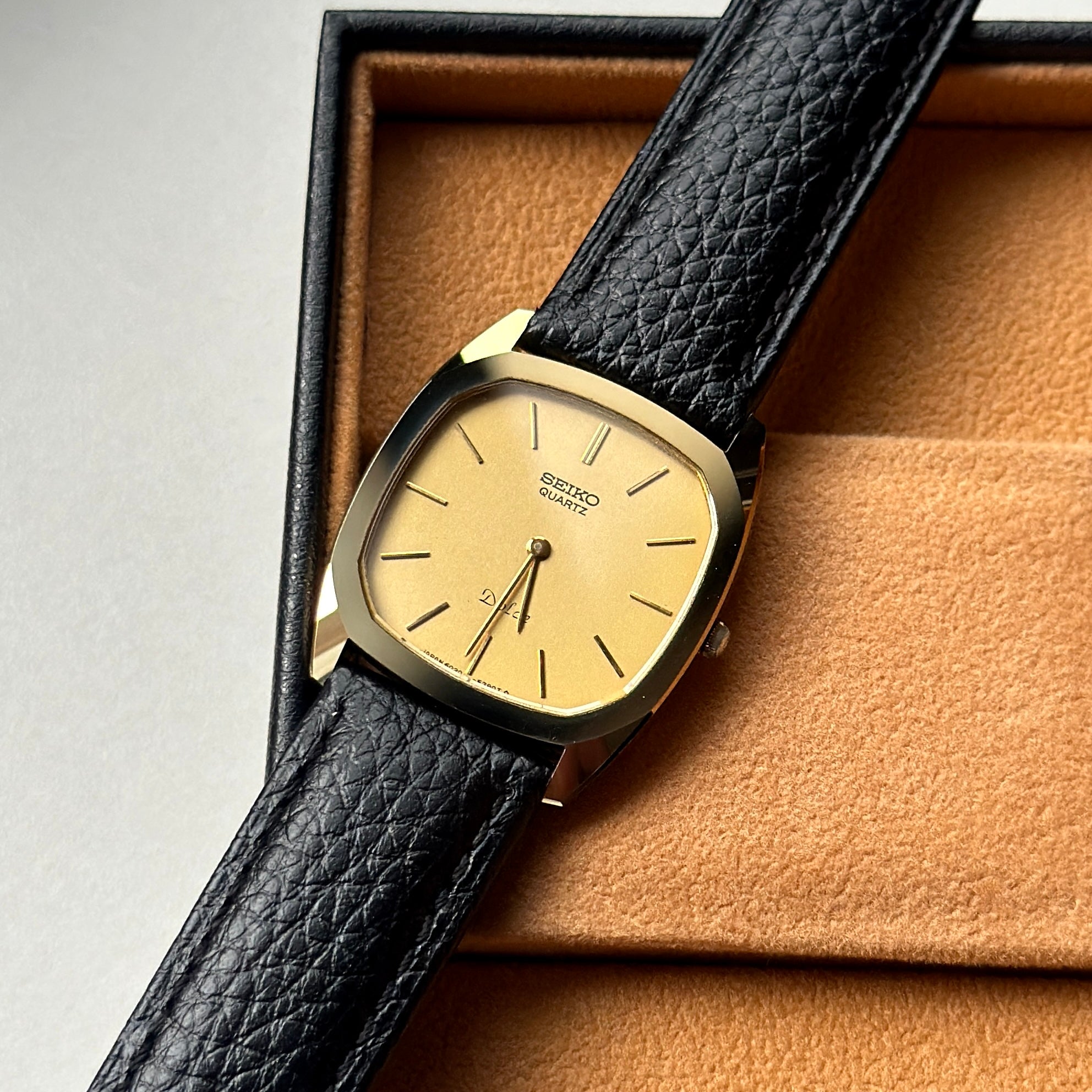 1981 Seiko Dolce 6020-5250