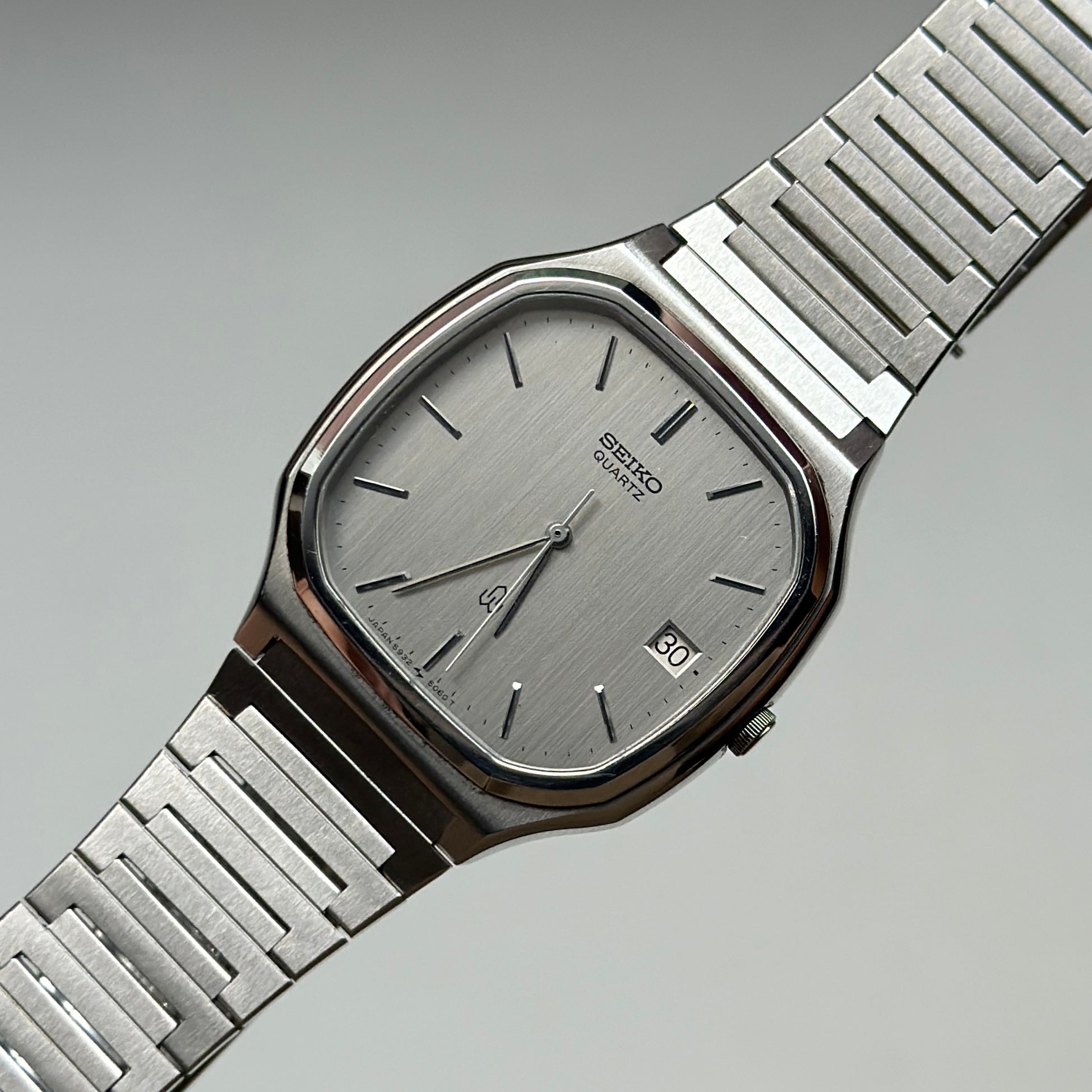 1980 Seiko Seagull Silver linen 5932-5030