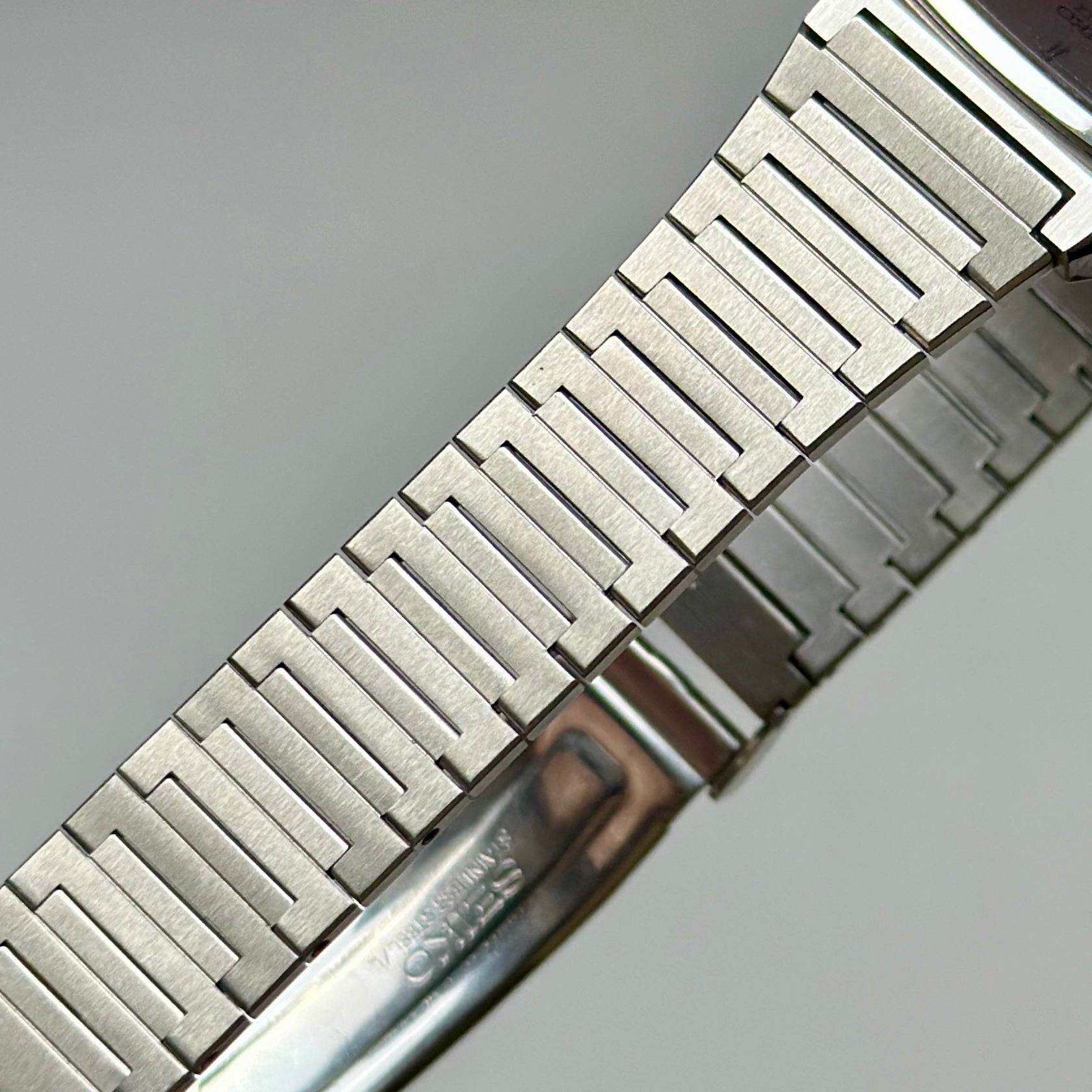 1980 Seiko Seagull Silver linen 5932-5030