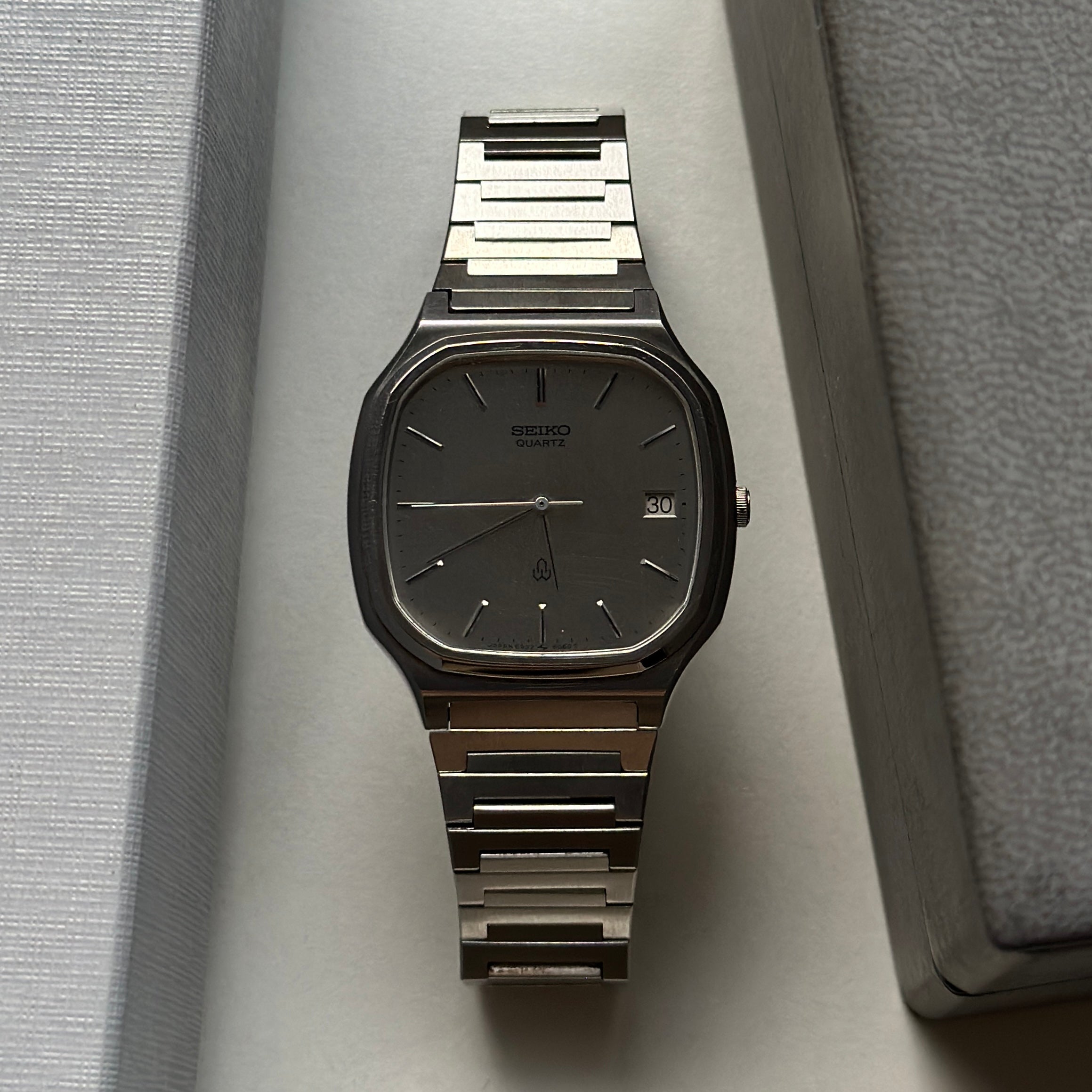1980 Seiko Seagull Silver linen 5932-5030