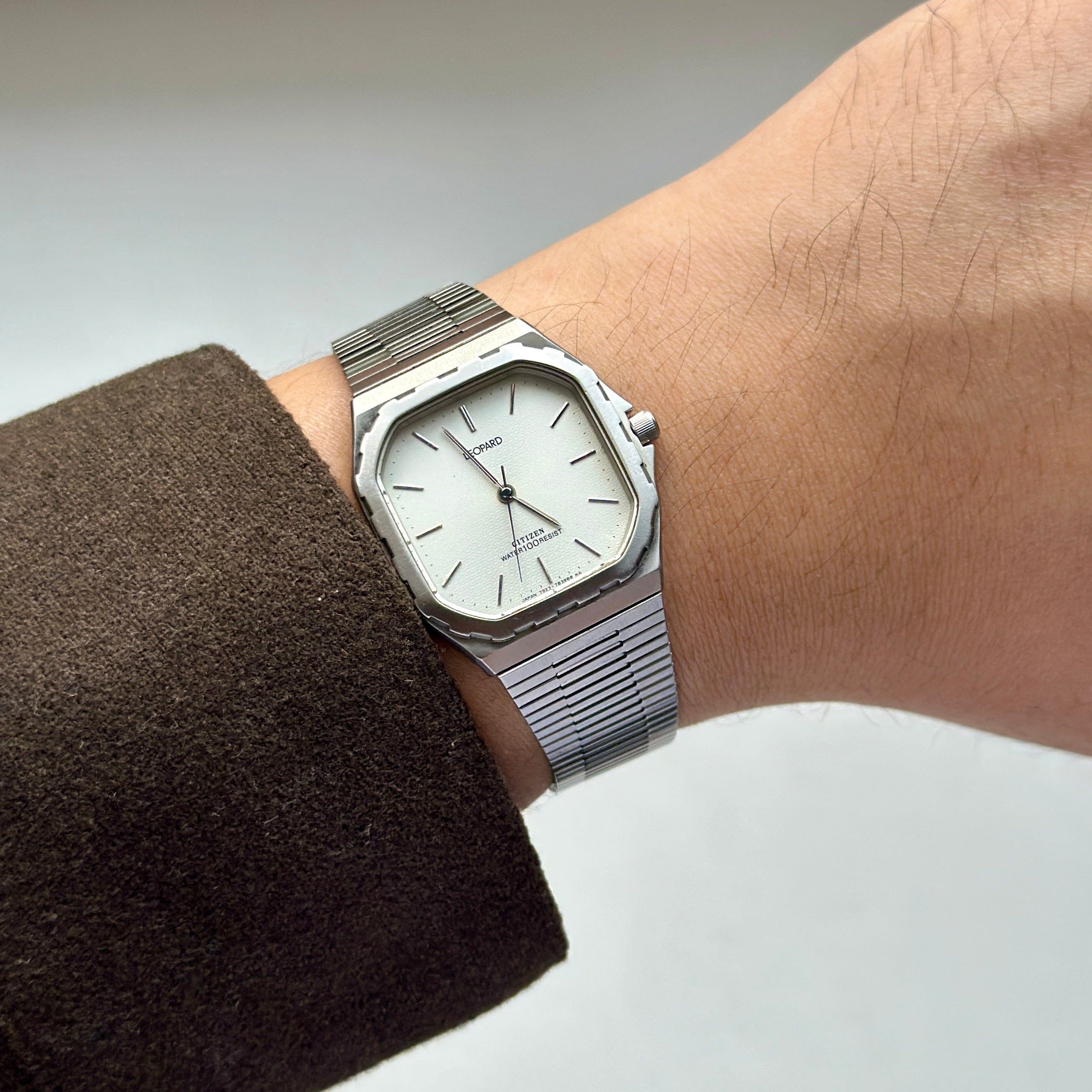 1980s Citizen White Leopard 7933-799976