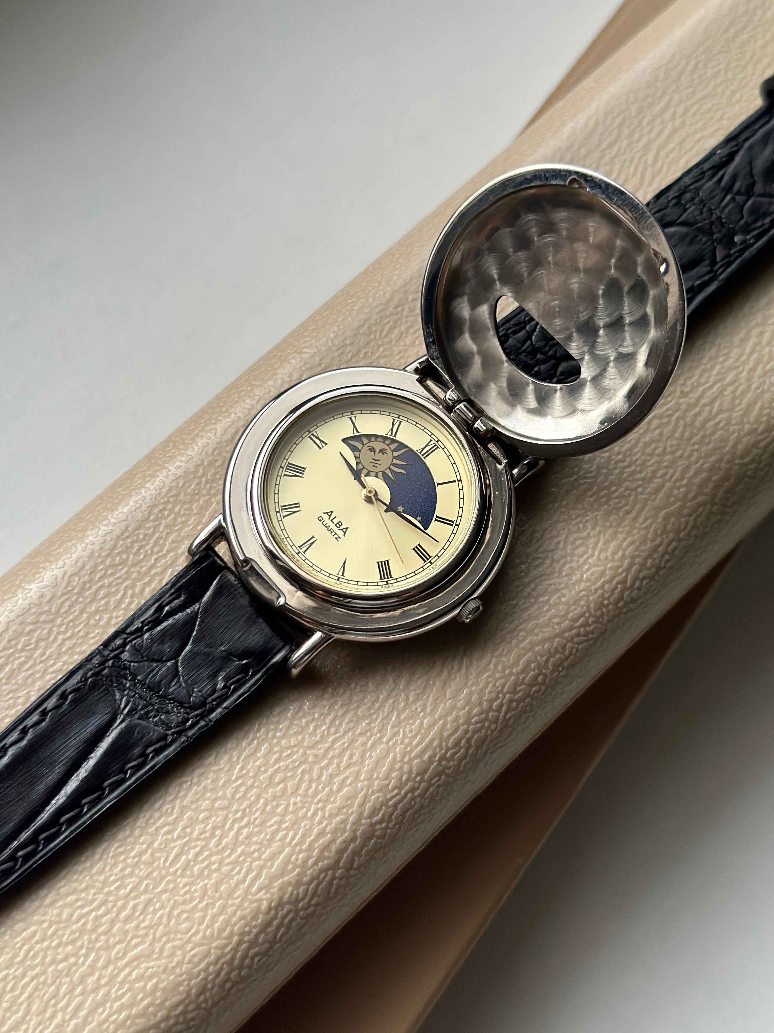 1988 Seiko Alba Success Moonphase V535-6A70